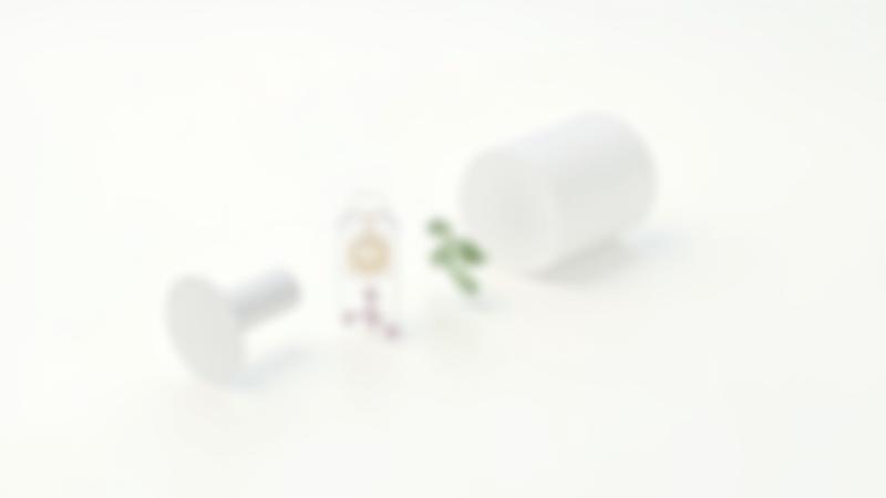 Exploded view of a Geraldine Potoker serum bottle showing its components and key ingredients